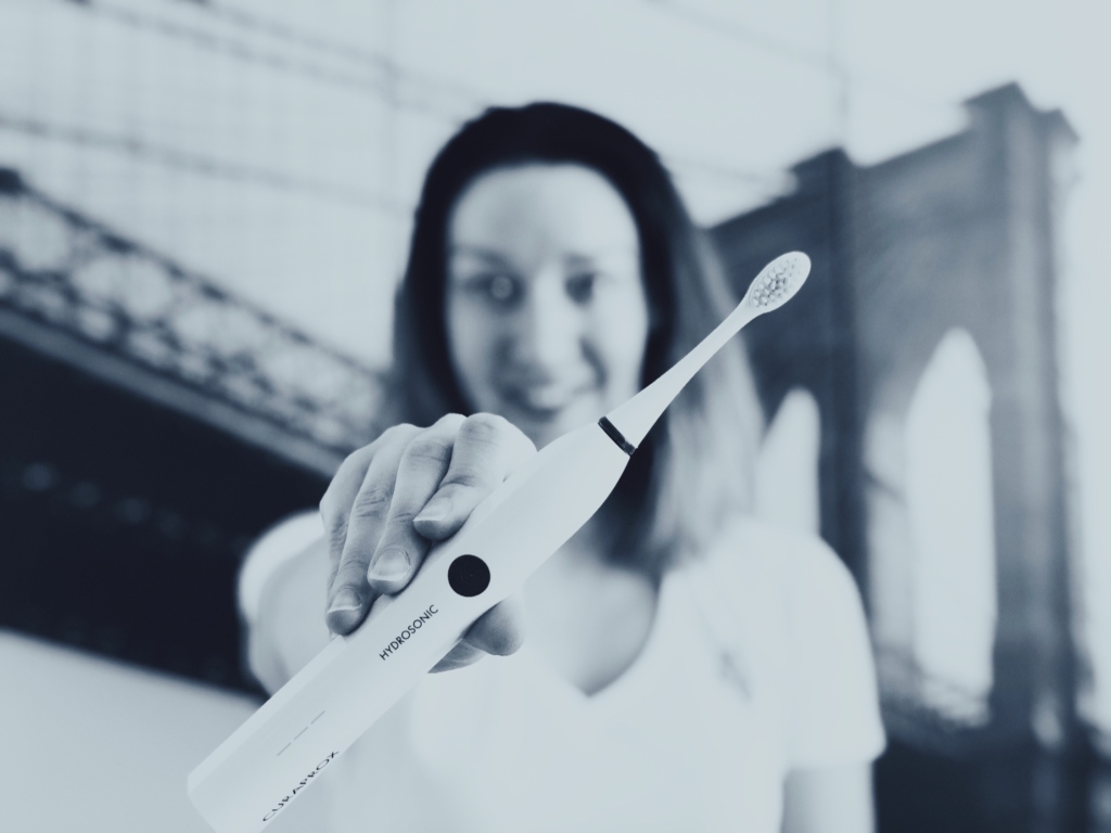 Hydrosonic Easy CURAPROX toothbrush