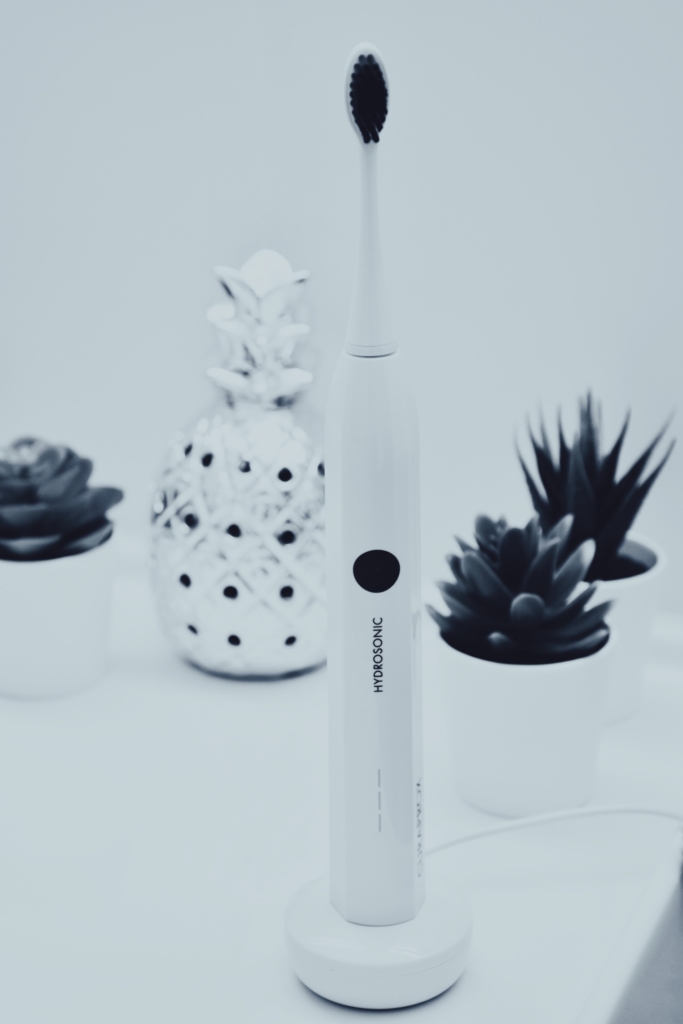 Hydrosonic Easy CURAPROX toothbrush