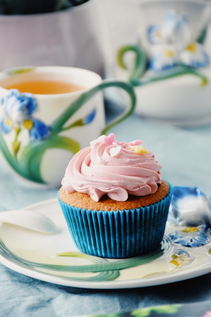 Vanilla Cupcakes with Swiss Meringue Buttercream
