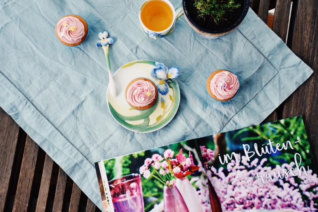 Vanilla Cupcakes with Swiss Meringue Buttercream