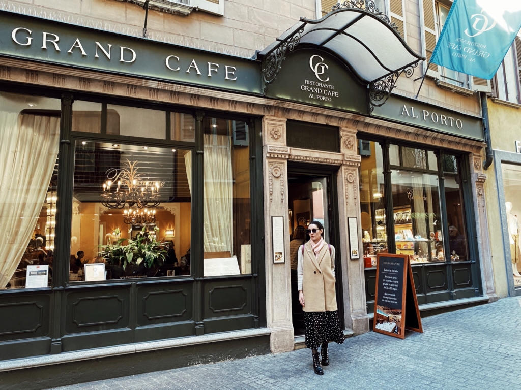 Food & Wine Tour in Lugano, coffee break at the historical Grand Cafè al Porto