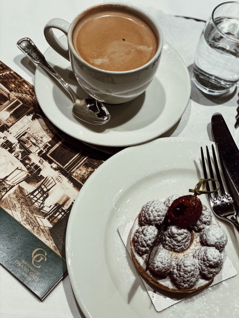 Food & Wine Tour in Lugano, coffee break at the historical Grand Cafè al Porto