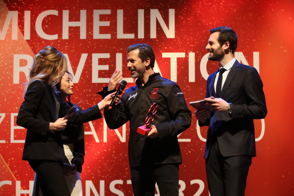 Andreas Caminada receives the MICHELIN Mentor Award sponsored by Sprüngli