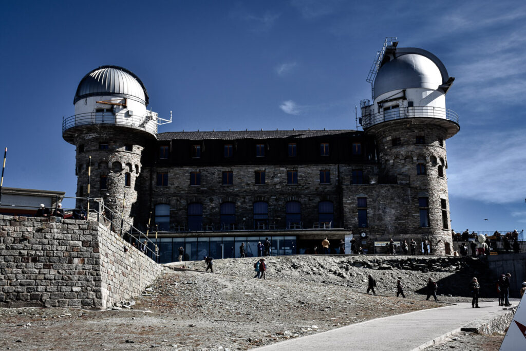 The observatory and the hotel 3100 Kulmhotel Gornergrat